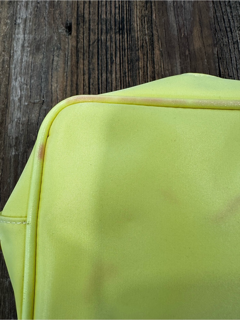 Versace Neon Yellow Parfums Pouch - Picture 7 of 12